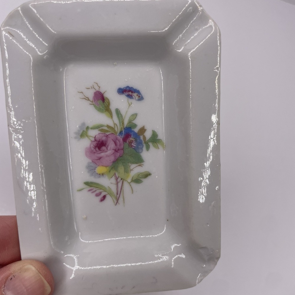 Vintage Ashtray ~ Porcelain‎ ~ Pretty Floral Design ~ 4 Slots~ made in Japan - Picture 6 of 9